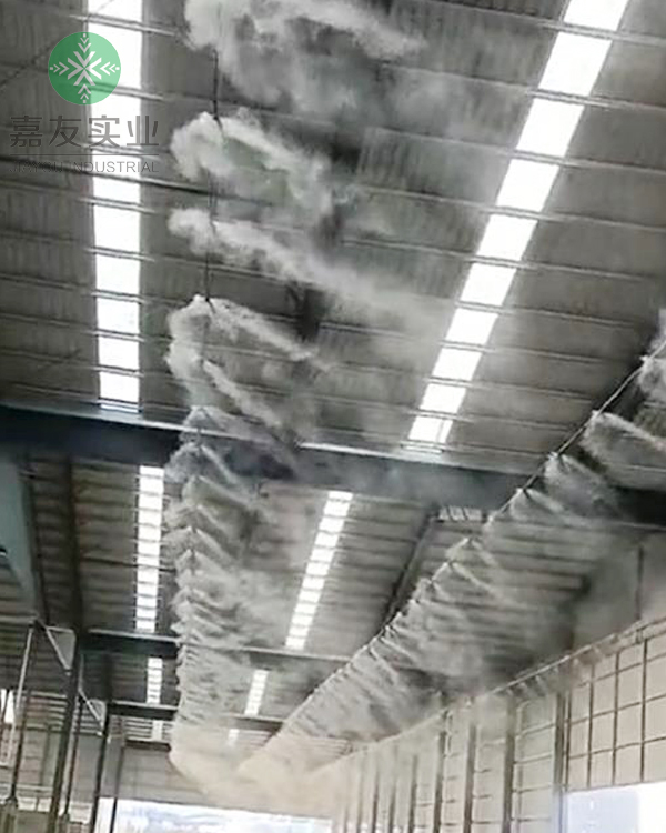 武汉京冶中城建设料棚车辆通道区喷雾除尘系统安装案例